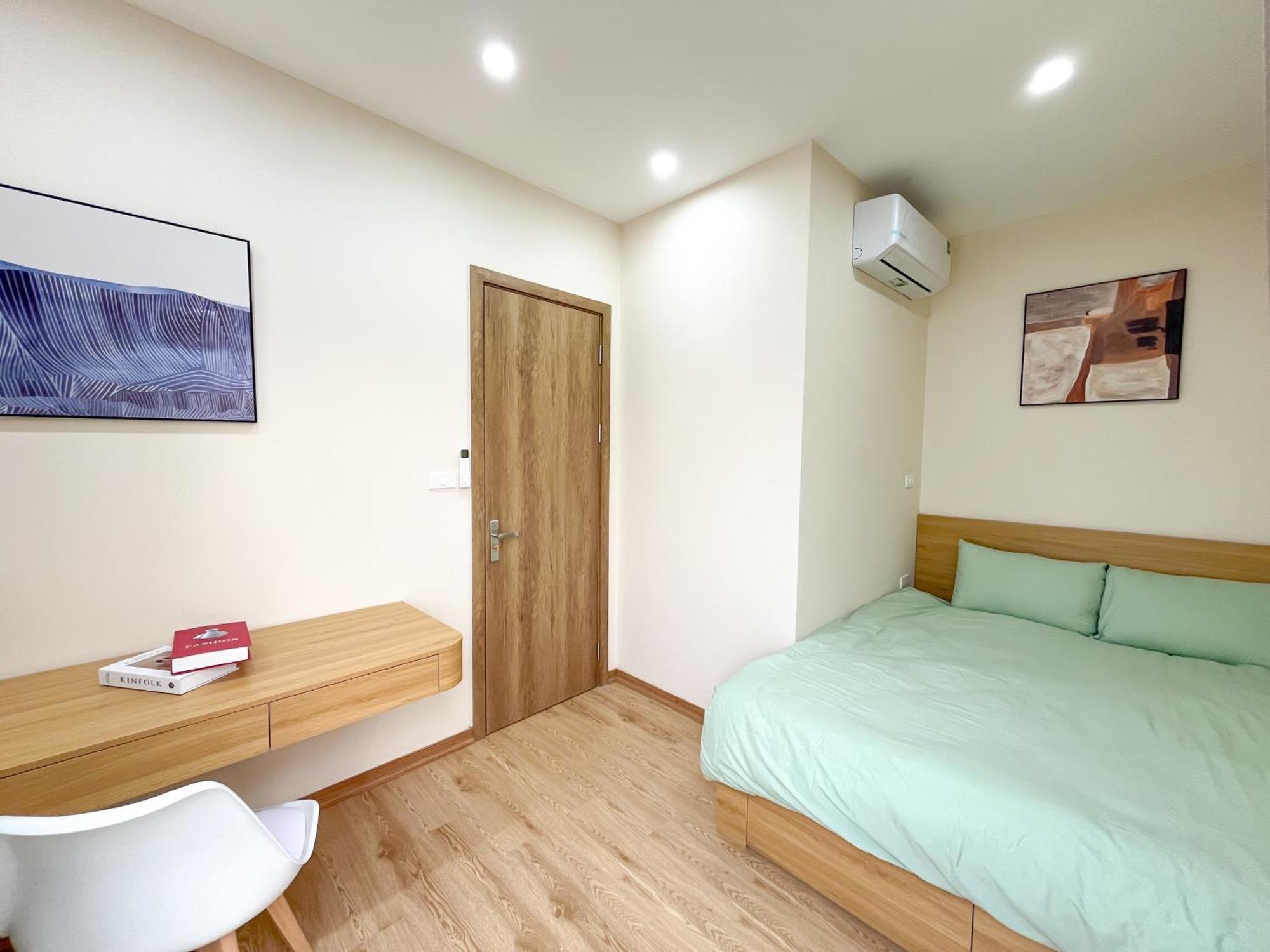 Amazing Housing Lac Long Quan Hanoi Buitenkant foto