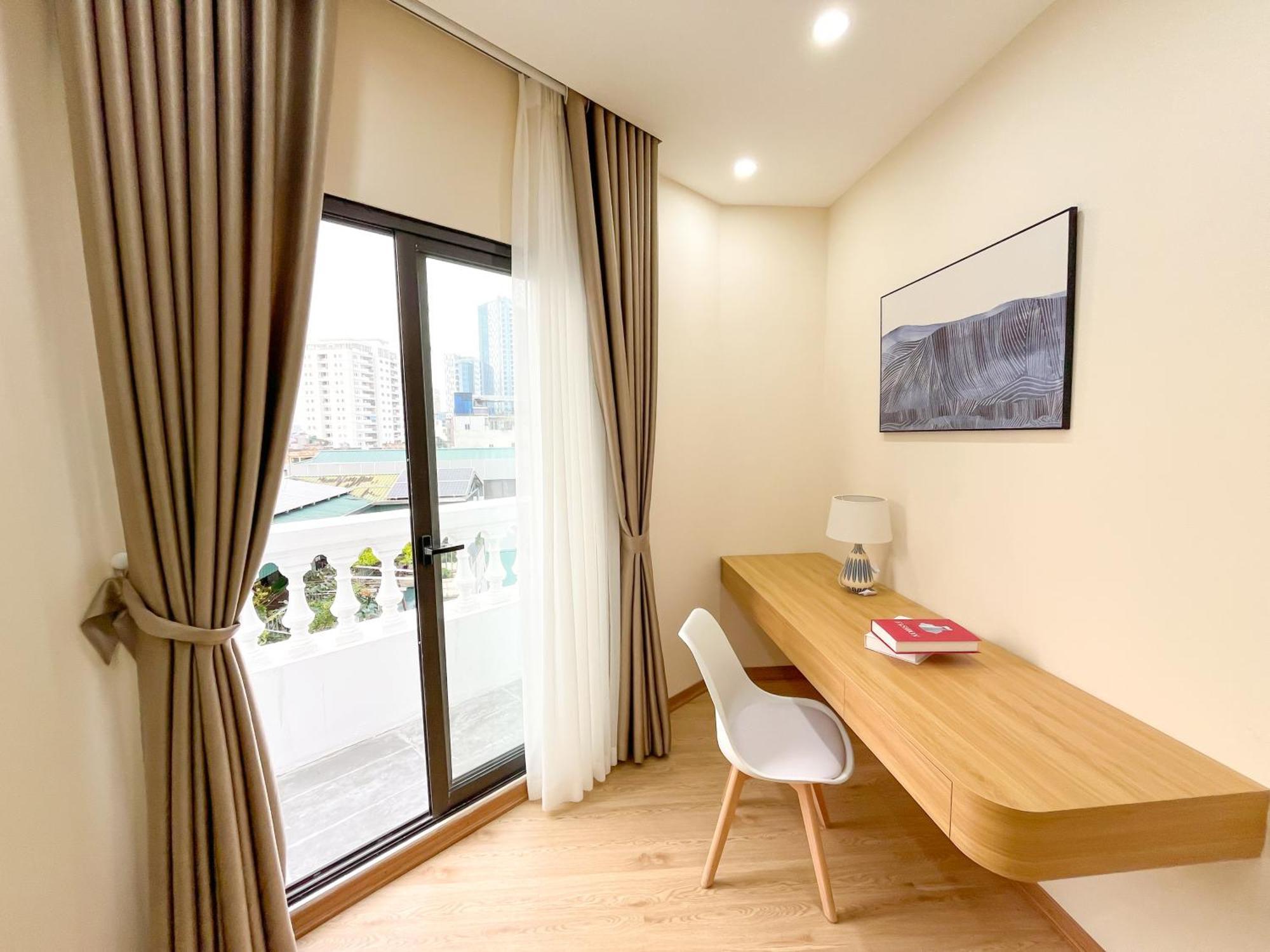 Amazing Housing Lac Long Quan Hanoi Buitenkant foto