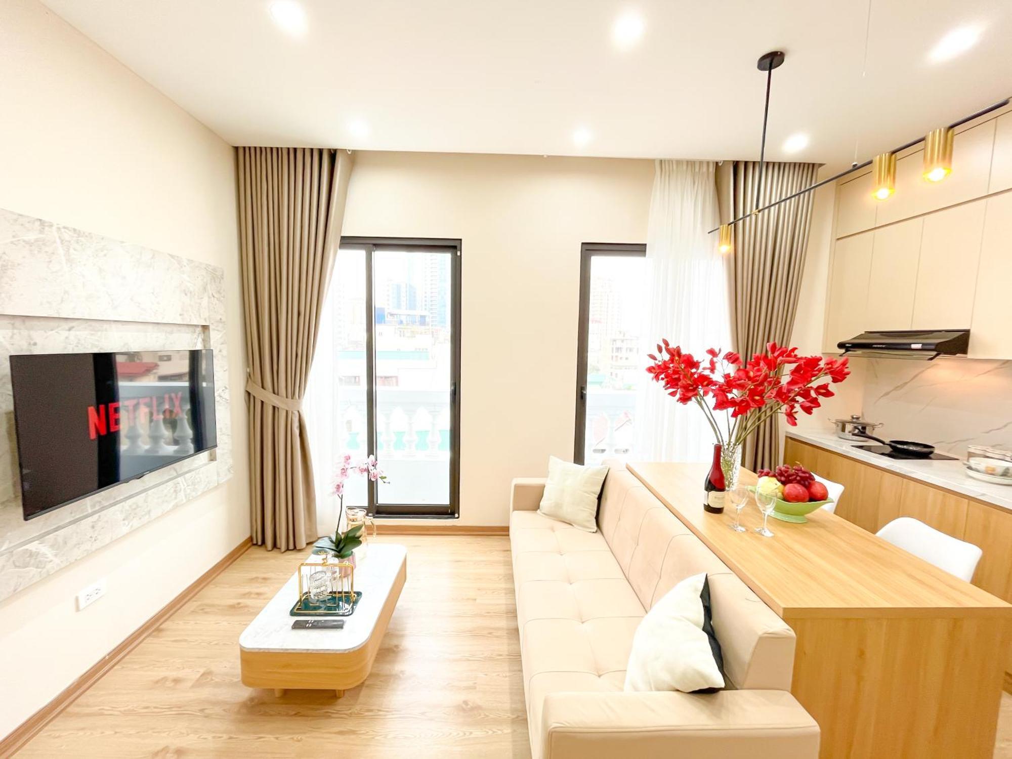 Amazing Housing Lac Long Quan Hanoi Buitenkant foto