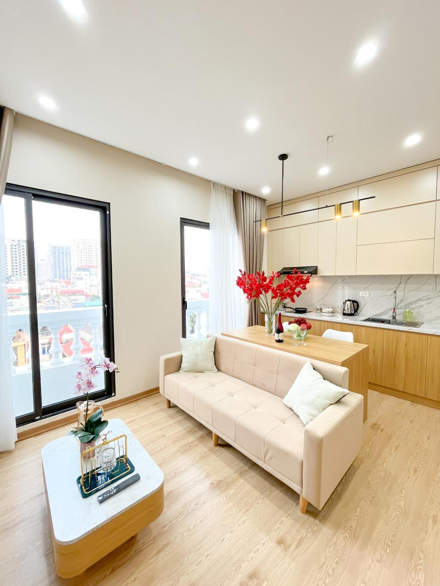 Amazing Housing Lac Long Quan Hanoi Buitenkant foto