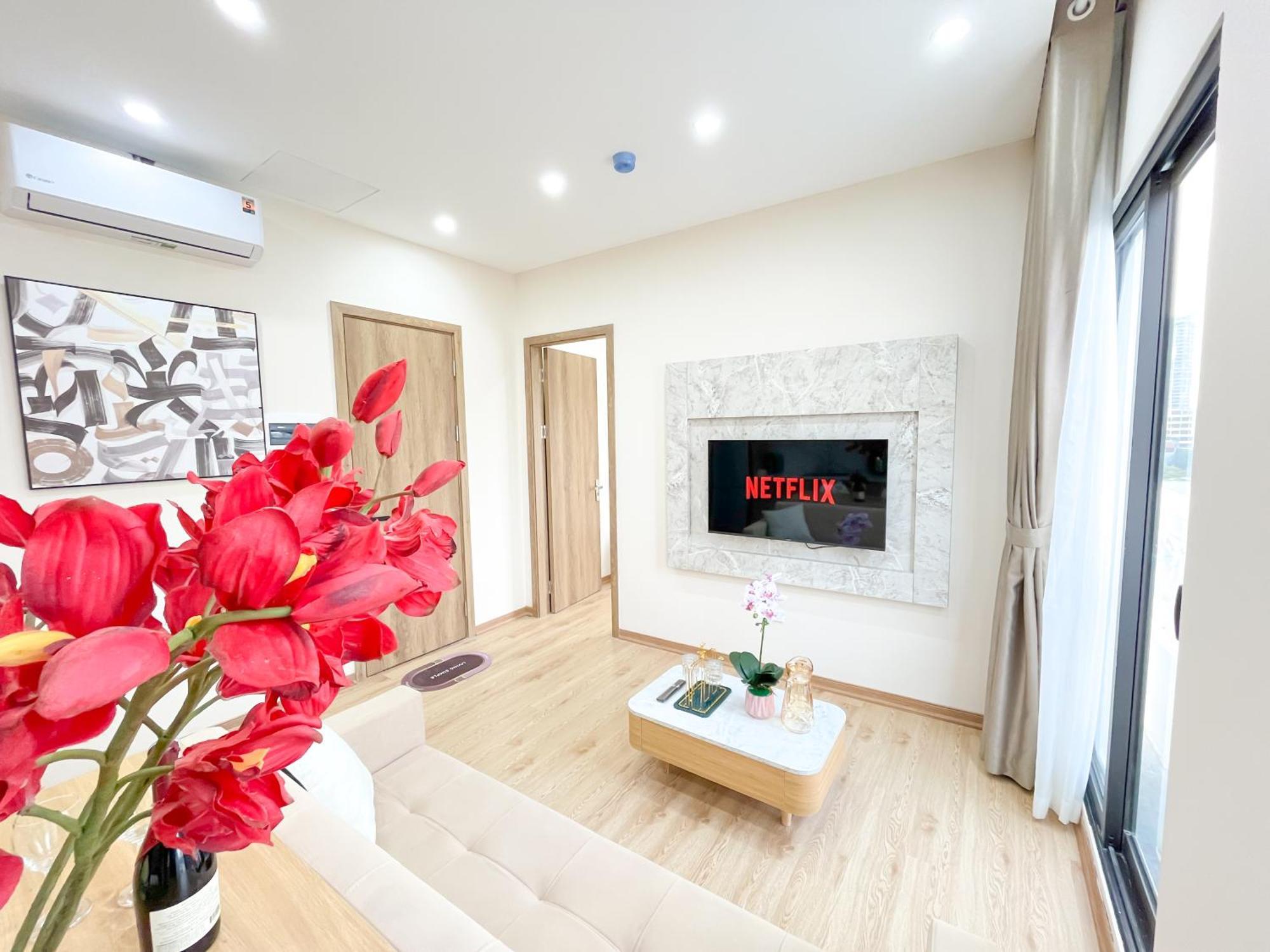 Amazing Housing Lac Long Quan Hanoi Buitenkant foto