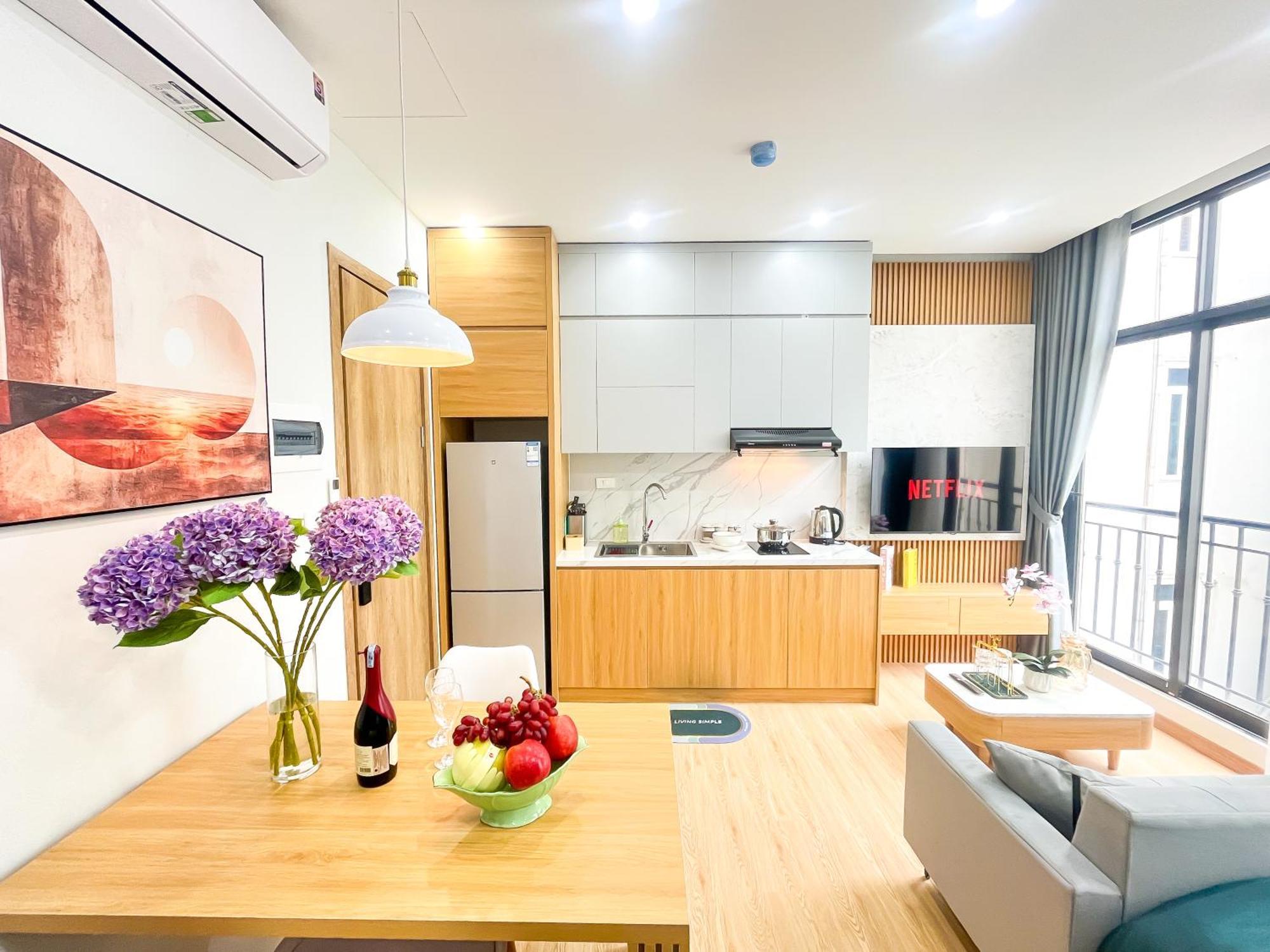 Amazing Housing Lac Long Quan Hanoi Buitenkant foto