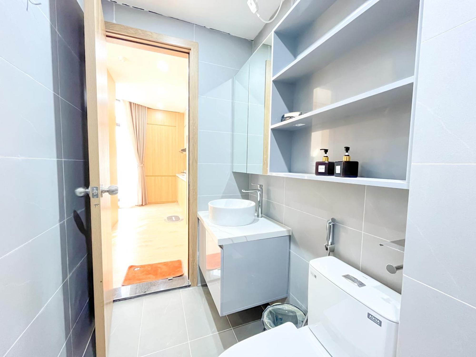 Amazing Housing Lac Long Quan Hanoi Buitenkant foto