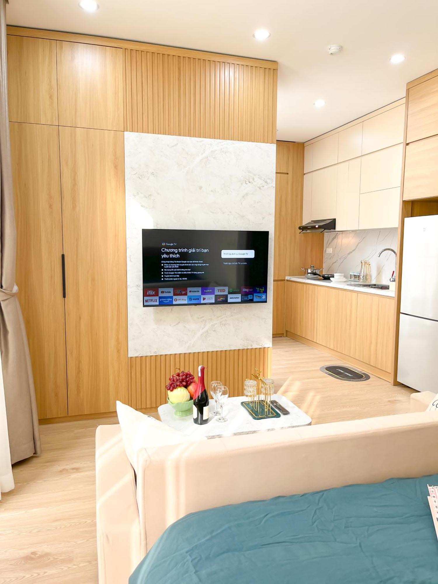 Amazing Housing Lac Long Quan Hanoi Buitenkant foto
