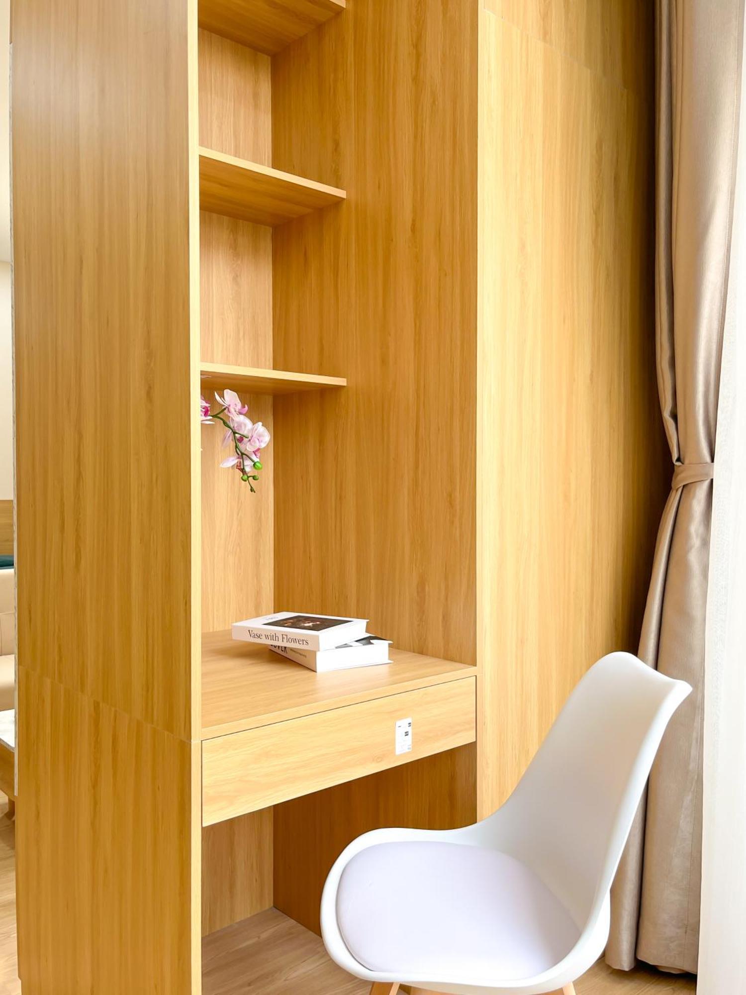 Amazing Housing Lac Long Quan Hanoi Buitenkant foto